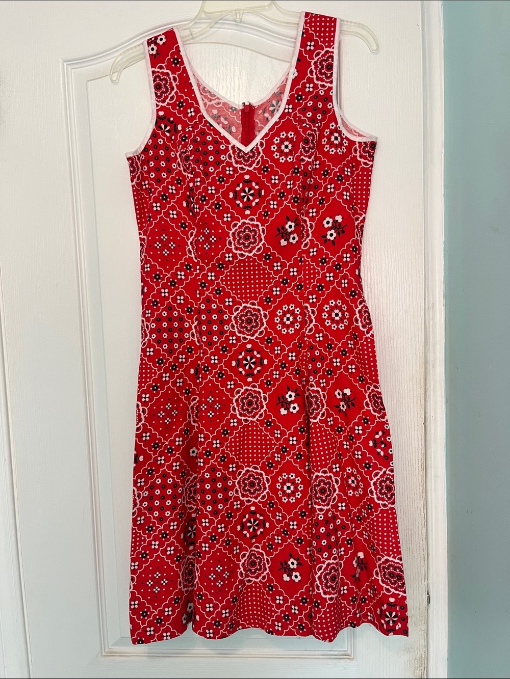 Vintage Red Floral Bandana-Print 70’s Dress